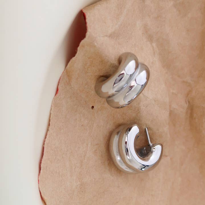 EMMA 18K GOLD HOOPS