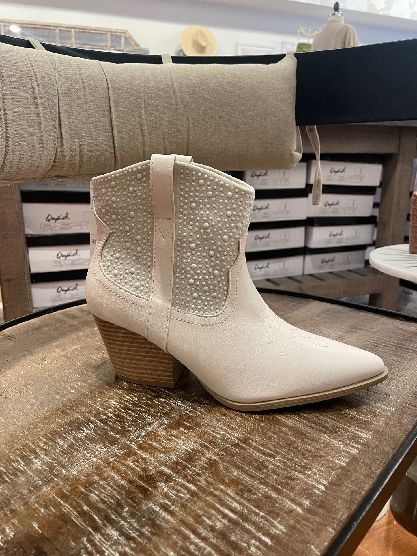 WESTERN BOOTIE